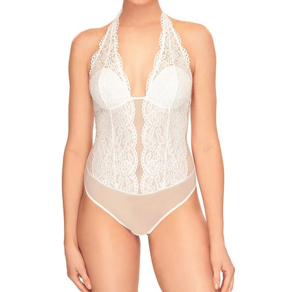 b.tempt'd by Wacoal's Ciao Bella Low Plunge Neck Bodysuit